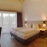 Отель Jagdhof 2*